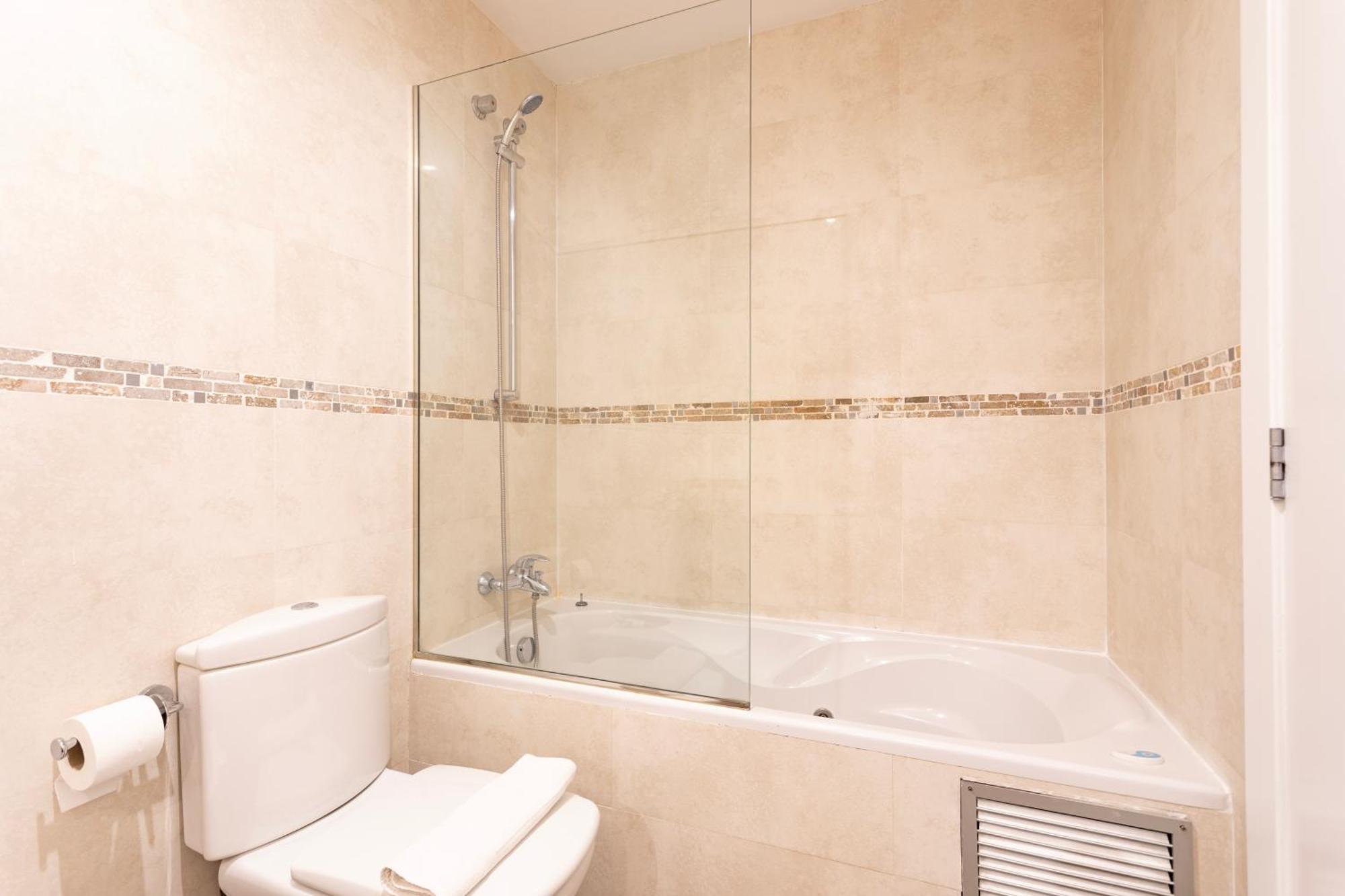 Apartament Ab Diagonal San Adrián de Besós Zewnętrze zdjęcie